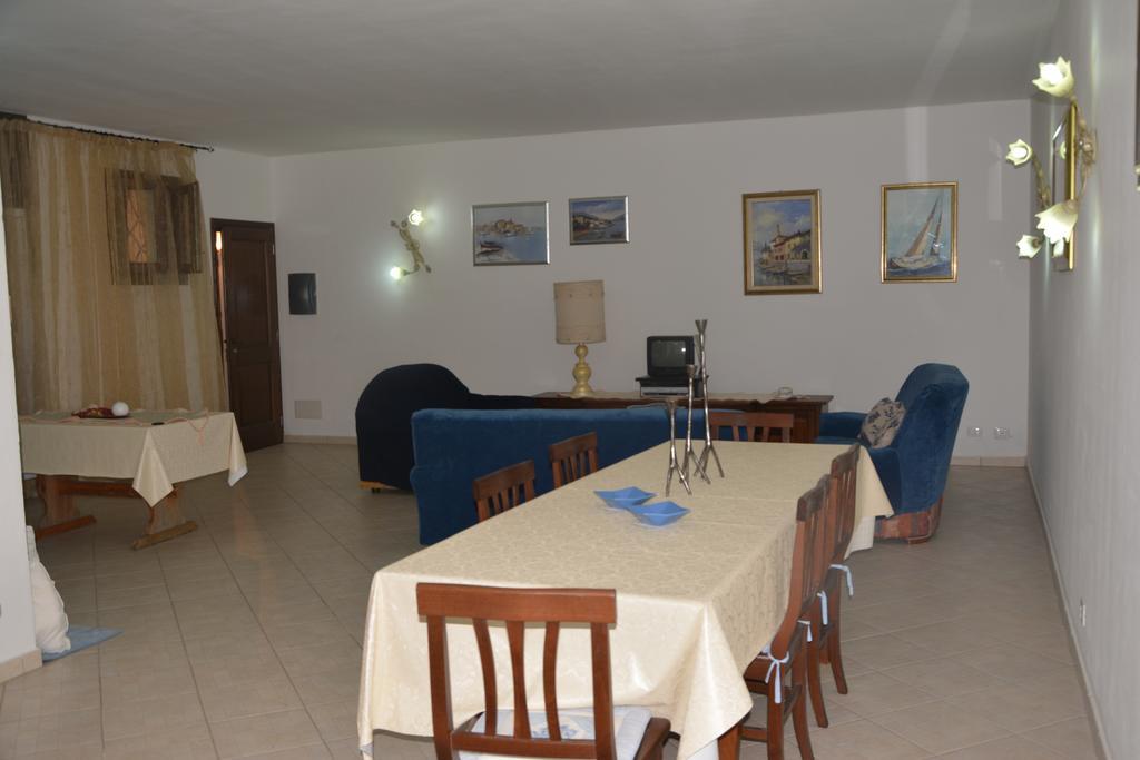 Apartamento Giardini Di Fraicu Arzachena Habitación foto